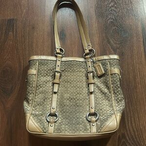 Coach purse great condition